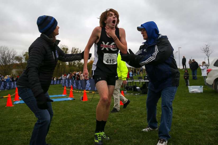 Photos: 2A cross country state qualifier