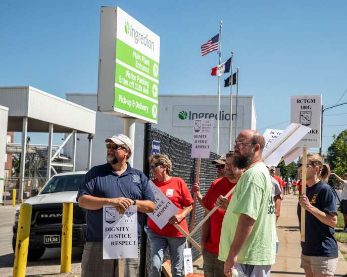Union sets up picket lines at Ingredion facility in Cedar Rapids