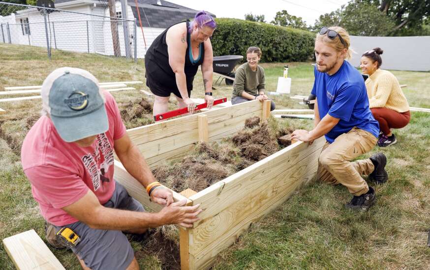 Cultural community gardens help Linn County immigrant and refugee families connect with their roots