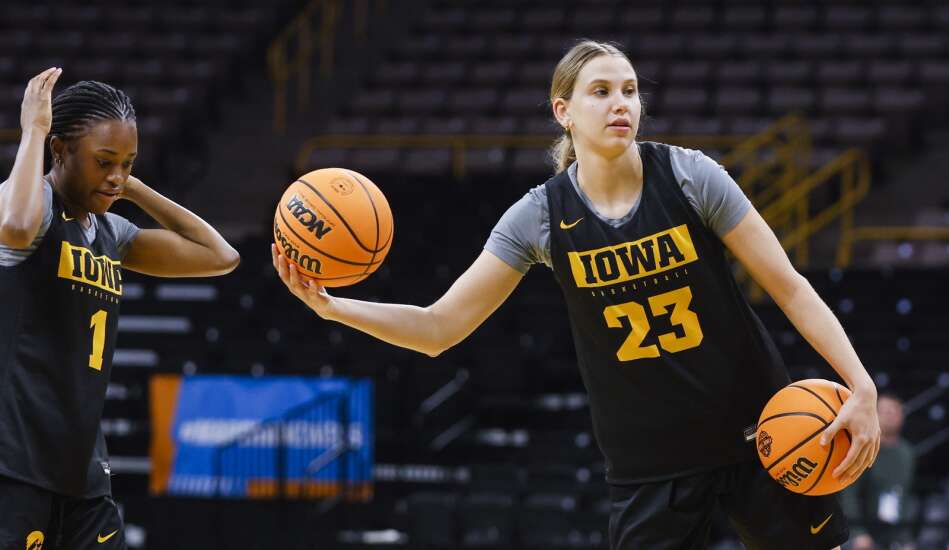 Confirmed: Iowa’s Tomi Taiwo, Logan Cook have entered the transfer portal