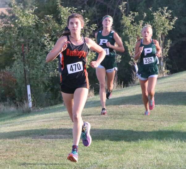 Washington cross-country sweeps 2nd places at Hillcrest meet