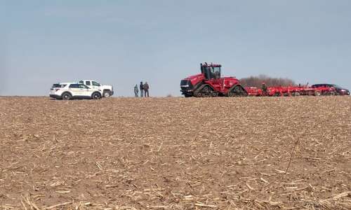 Linn County man dies in farming accident