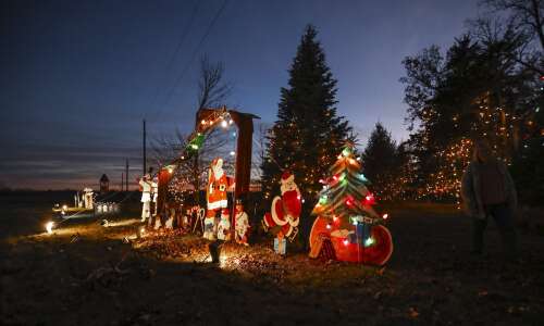 Vinton Christmas tradition glows for last time this holiday season