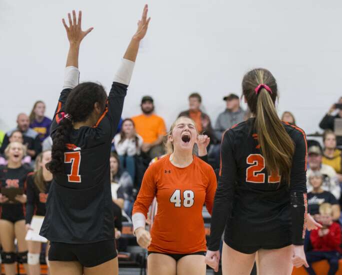 Springville’s middles are the center of attention in regional volleyball semifinal sweep