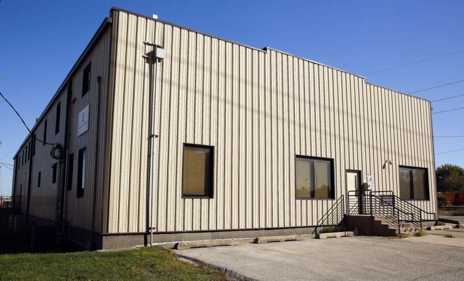 Linn County buys building for overflow homeless shelter