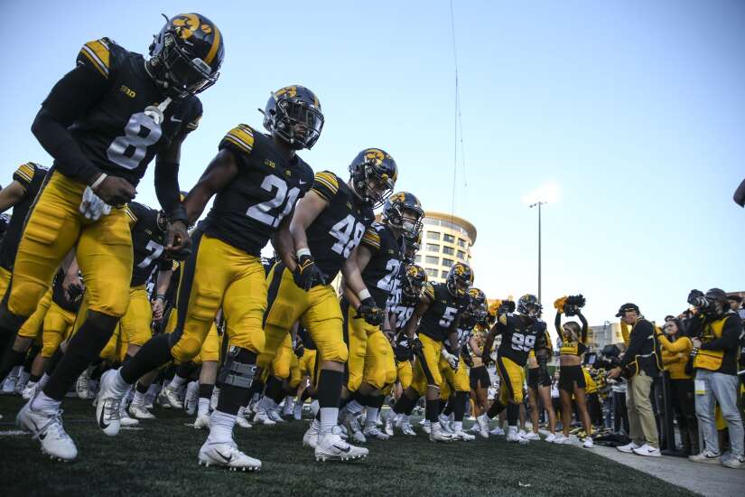 Iowa moves to No. 9 in AP college football rankings