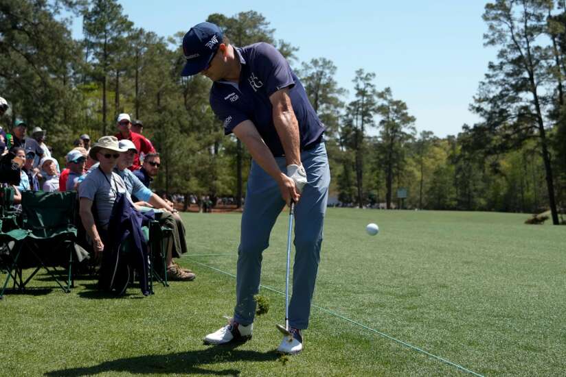 Zach Johnson off to a neutral start in Masters