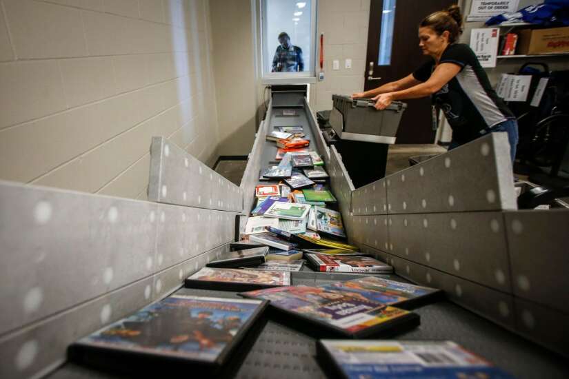 Time Machine: Cedar Rapids, Marion libraries get book drops 