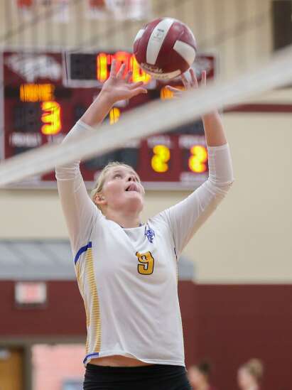 Benton’s Embretsons vs. Marion’s Paulsens: A blood battle for a trip to state volleyball