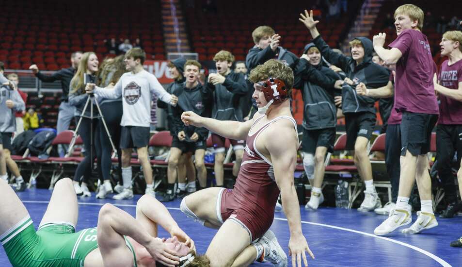 Independence completes state duals comeback to reach finals against rival West Delaware: State wrestling notebook