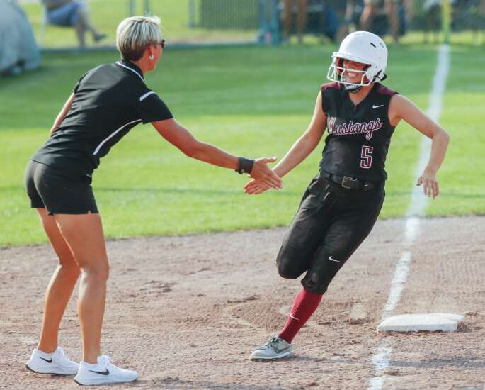 Photos: Mount Vernon vs. Williamsburg, Class 3A Iowa high school state softball semifinals