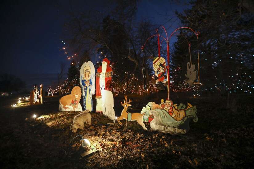 Vinton Christmas display turning off the lights after 56 years