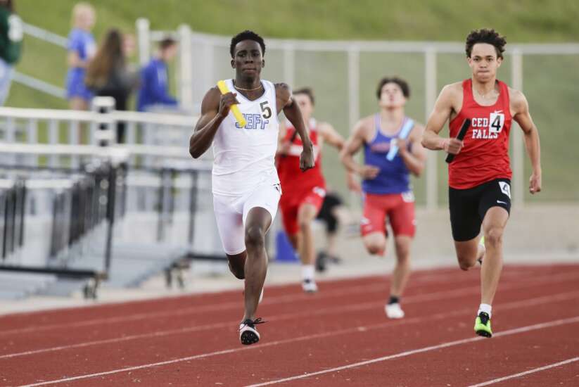 Linn-Mar ‘Senior Squad’ shines once more in state-qualifying track meet