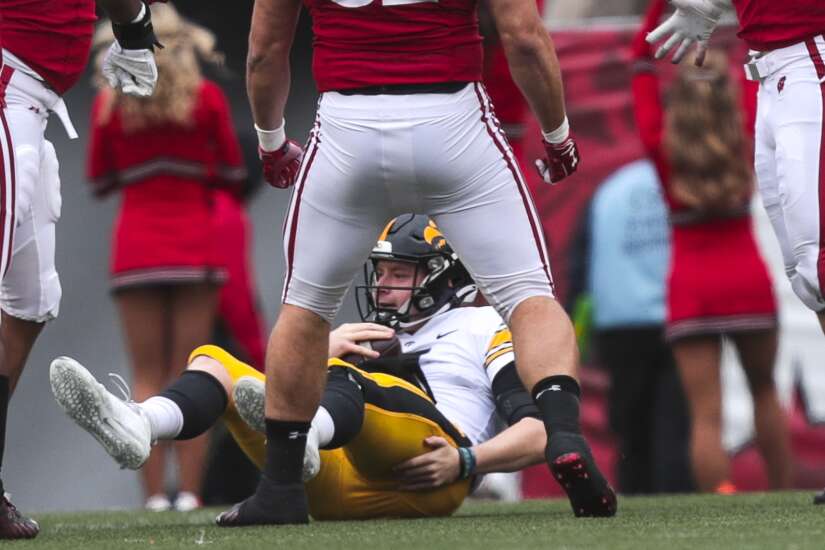 Nonexistent offense plagues No. 9 Iowa in humbling 27-7 loss to Wisconsin
