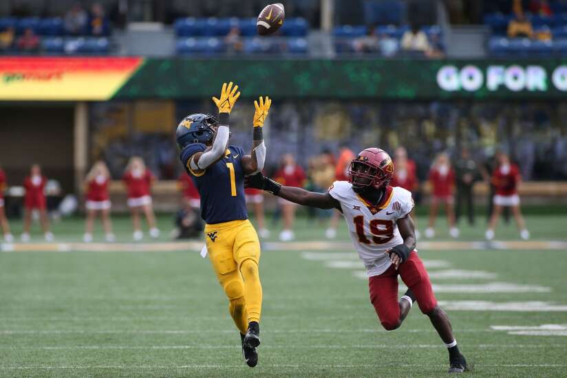 Despite broken hand, Kym-Mani King is as productive as ever for Iowa State football
