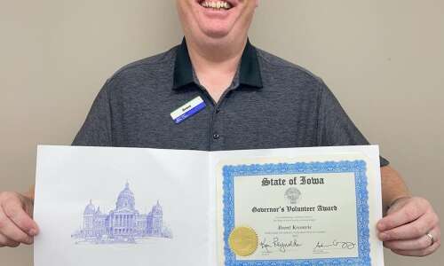 Washington man wins state volunteer award