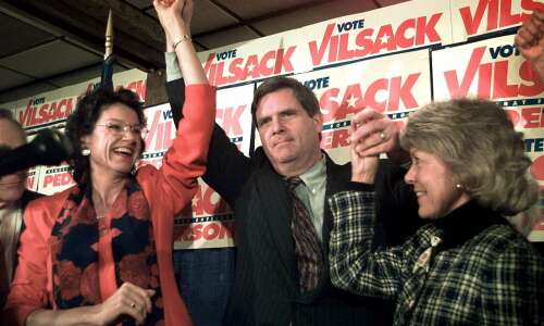 Political suspense was building in Iowa 25 years ago
