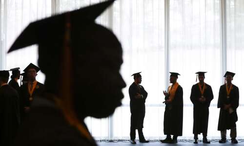 Iowa regent graduation rates up, retention rates down