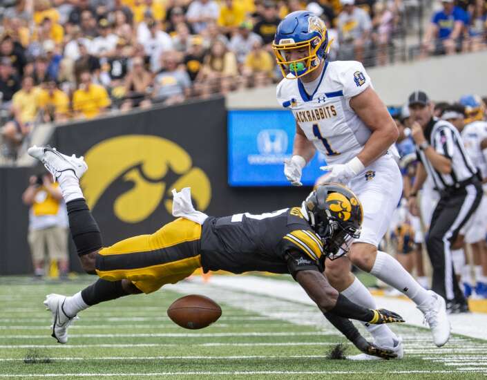 After injury-riddled 2021, Iowa’s Terry Roberts makes ‘his presence felt’ in 2022