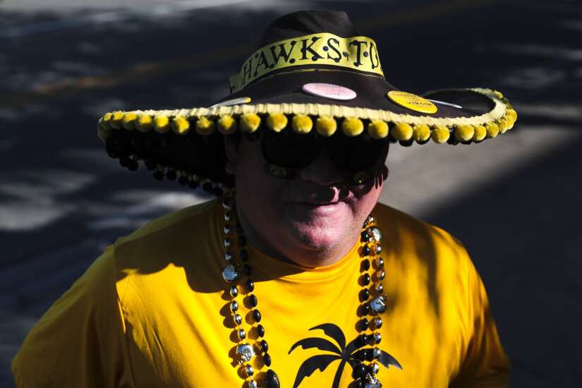 Photos: Vrbo Citrus Bowl fan fashion