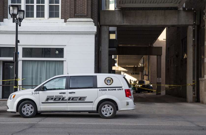 Gunmen kill 2, wound 10 at downtown Cedar Rapids nightclub 