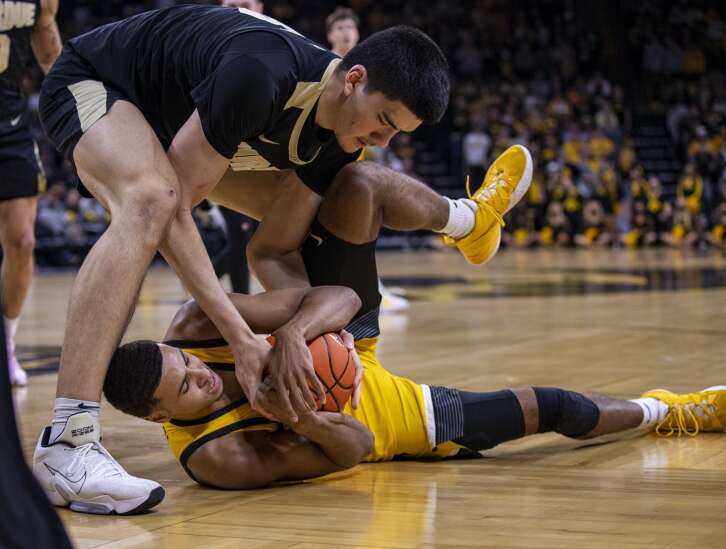 Iowa Hawkeyes can’t finish second-half uphill climb in 83-73 loss to Purdue Boilermakers