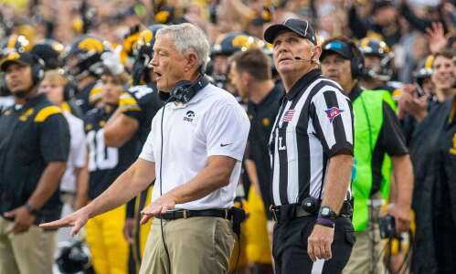 Big 12 officiating crew draws ire from Iowa football