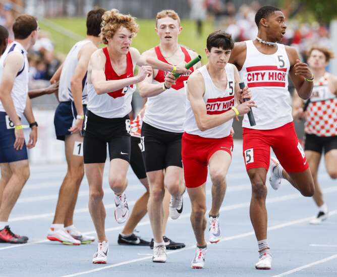 For Iowa City High, state track distance medley win was worth flipping for