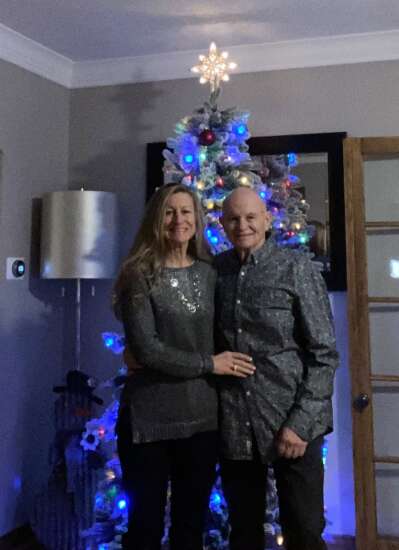 A stranger in Des Moines lights up Christmas — and a couples’ hearts