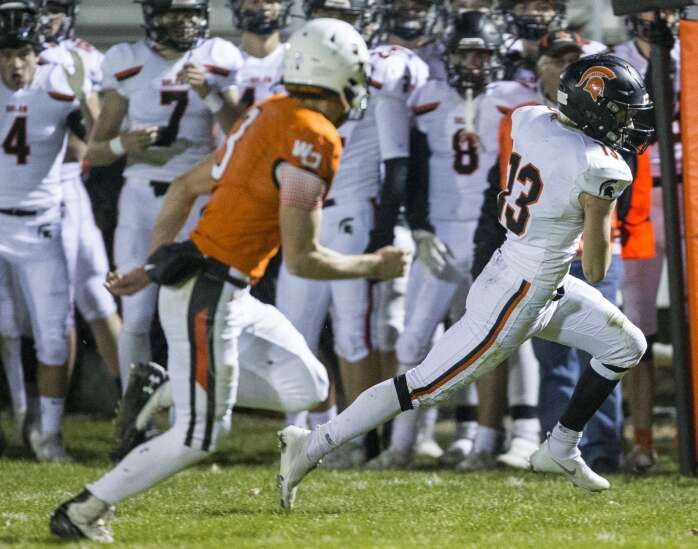 Solon completes improbable comeback against West Delaware in Iowa high school football playoffs