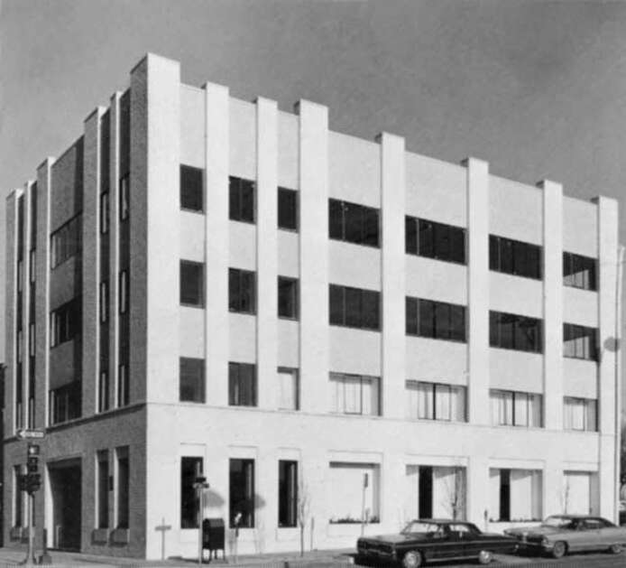 The old Torch Press building at 324 Third St. SE is pictured in December 1976 after it had been transformed into the Cedar Rapids Art Center. The Cedar Rapids Art Association’s collection was moved to the building from the Carnegie Public Library at Third Avenue and Fifth Street SE, which is now part of the Cedar Rapids Museum of Art. (Gazette archives) 