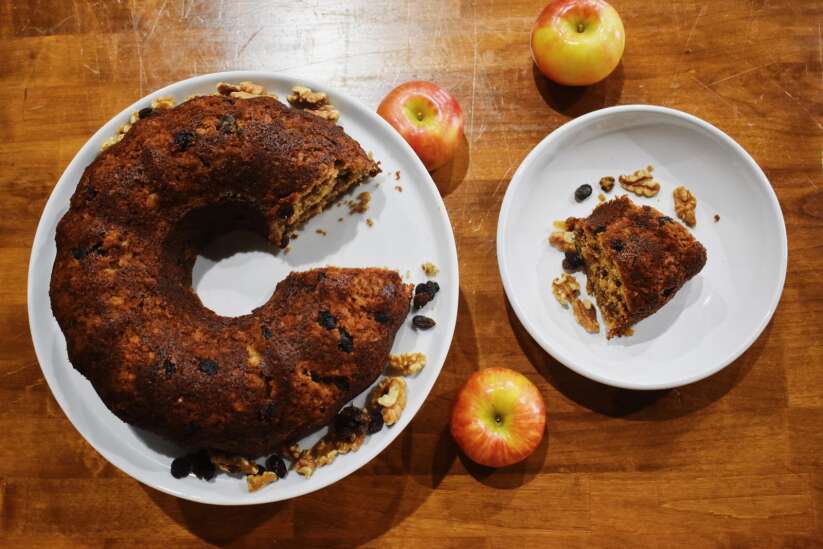 Try Bolo de Bruxa, a cinnamon apple cake perfect for fall 