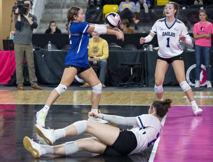 Photos: Ankeny Christian vs. Gladbrook-Reinbeck in Class 1A state volleyball championship