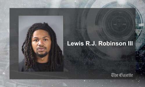 Cedar Rapids man charged with robbery near UI campus
