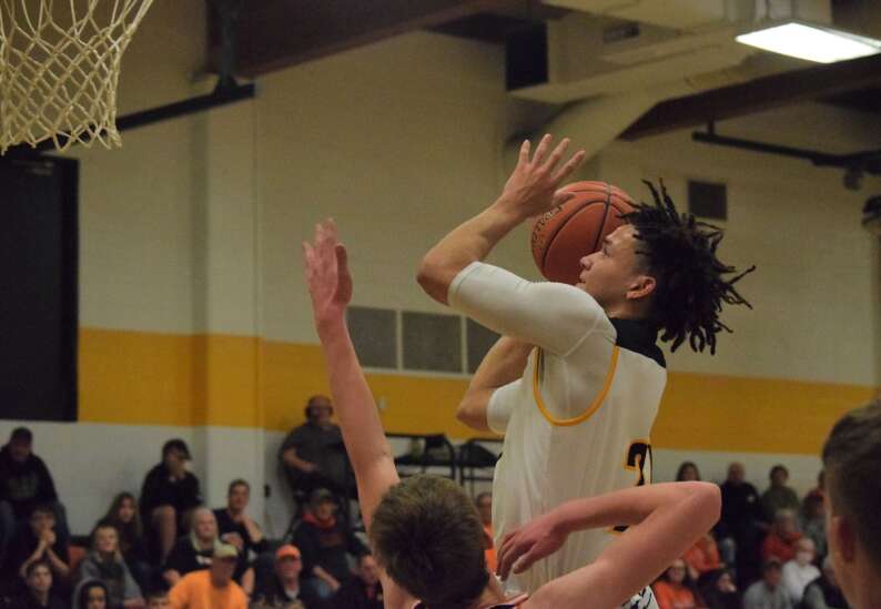 Boys basketball roundup: Tigers win fourth straight