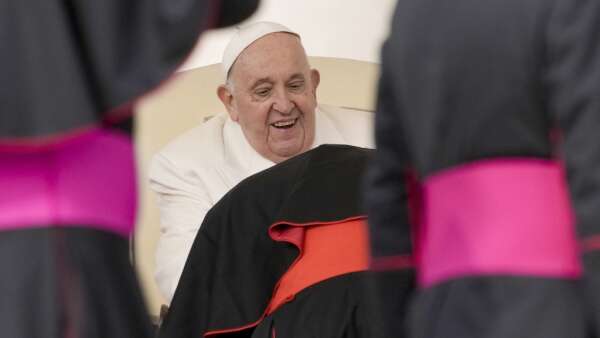 Pope apologizes after being quoted using vulgar term about gays regarding church ban on gay…