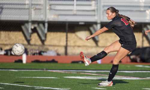 Girls’ soccer regional roundup: Scores and notes as state qualifiers are determined