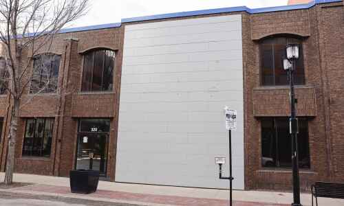 Dubuque Bank & Trust closes downtown Cedar Rapids office
