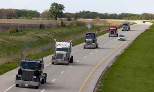 Iowa trucker’s funeral draws hundreds