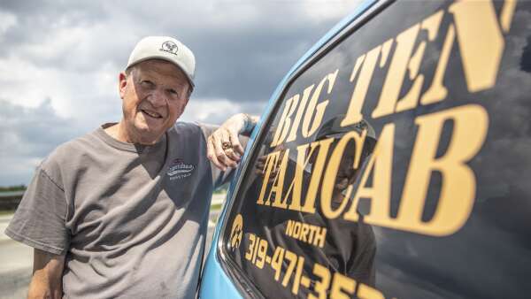Lone I.C. taxi company advocates for rule change