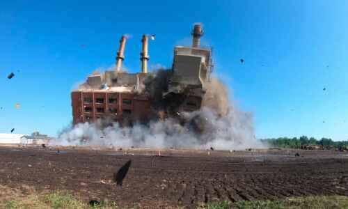 Alliant implodes Marshalltown plant