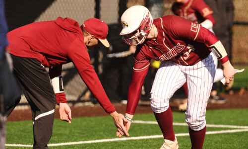 Coe batters Cornell for softball doubleheader sweep