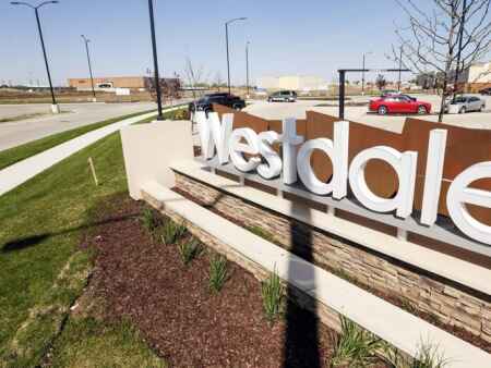 Cedar Rapids backs new loan for Westdale Mall