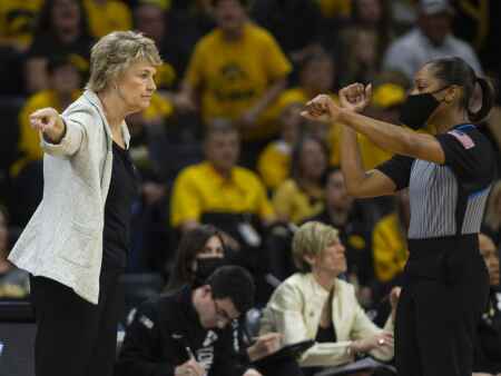 Lisa Bluder: “Don’t change style of officiating” in March
