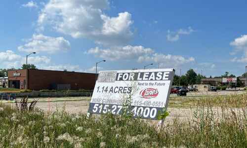 Raising Cane’s plans are back on for Cedar Rapids location