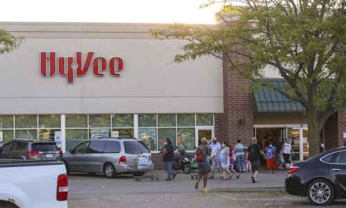 Hy-Vee offers new cricket snack