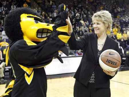 50 moments since Title IX: Bluder passes Stringer in wins