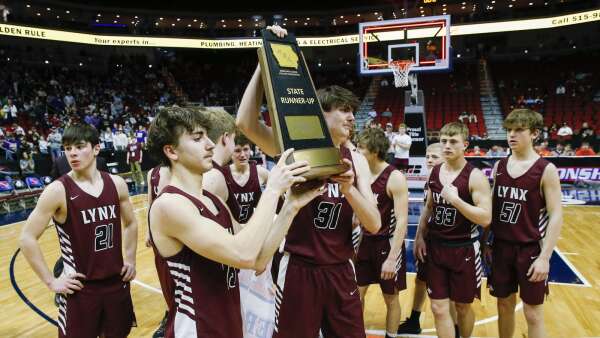 Photos: North Linn falls to Grand View Christian in 1A championship