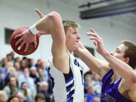 Anamosa keeps rolling with district-opening rout of North Cedar