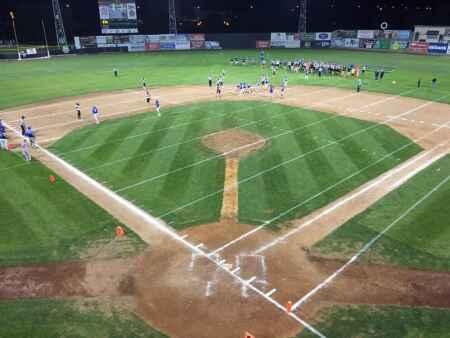Clinton minor league baseball stadium hosts Williamsburg-Camanche football